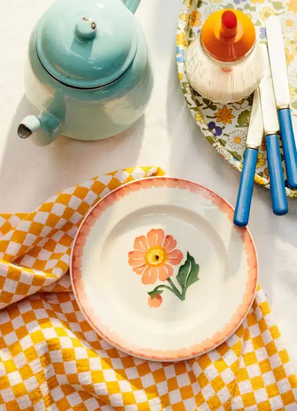 Emma Bridgewater - Spongeware Flowers Dahlia 6 1/2 Inch Plate - Image 2
