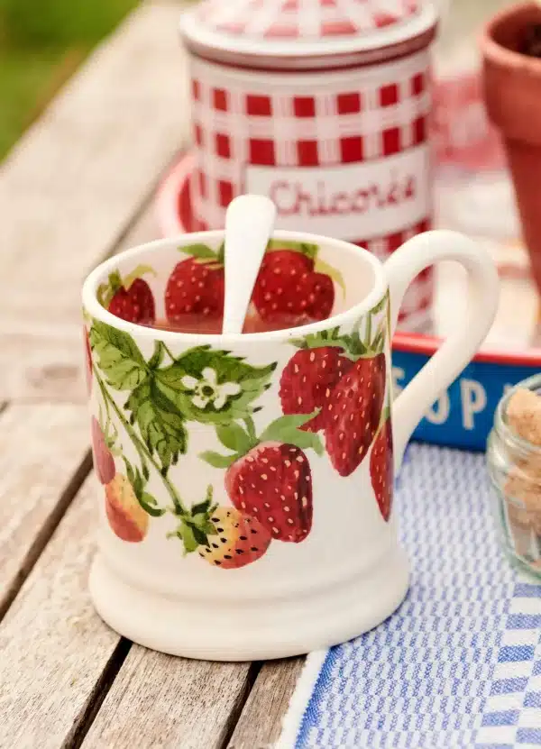 Emma Bridgewater - Garden Strawberries 1/2 Pint Mug - Image 2