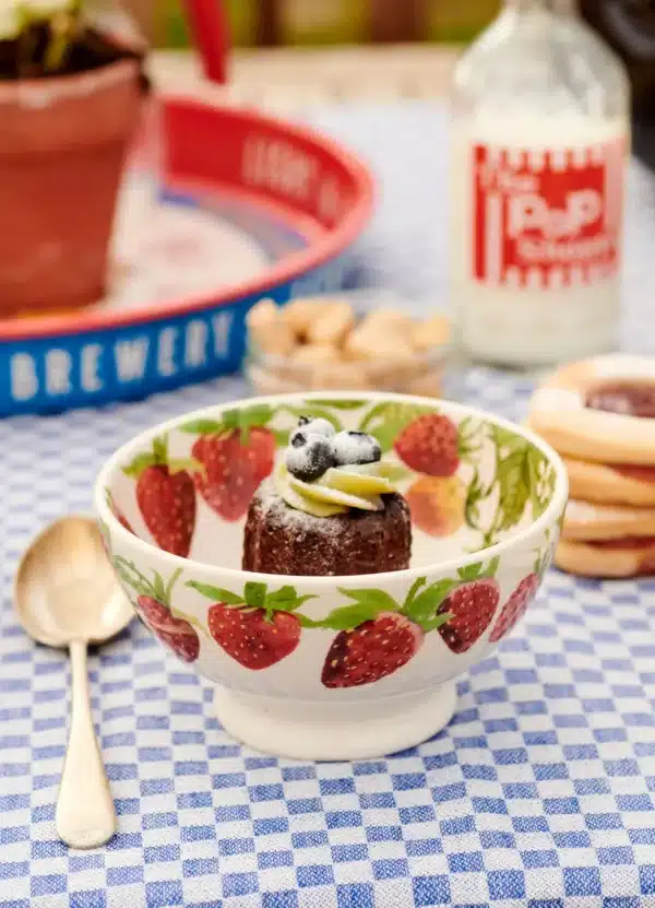 Emma Bridgewater - Garden Strawberries French Bowl - Image 3