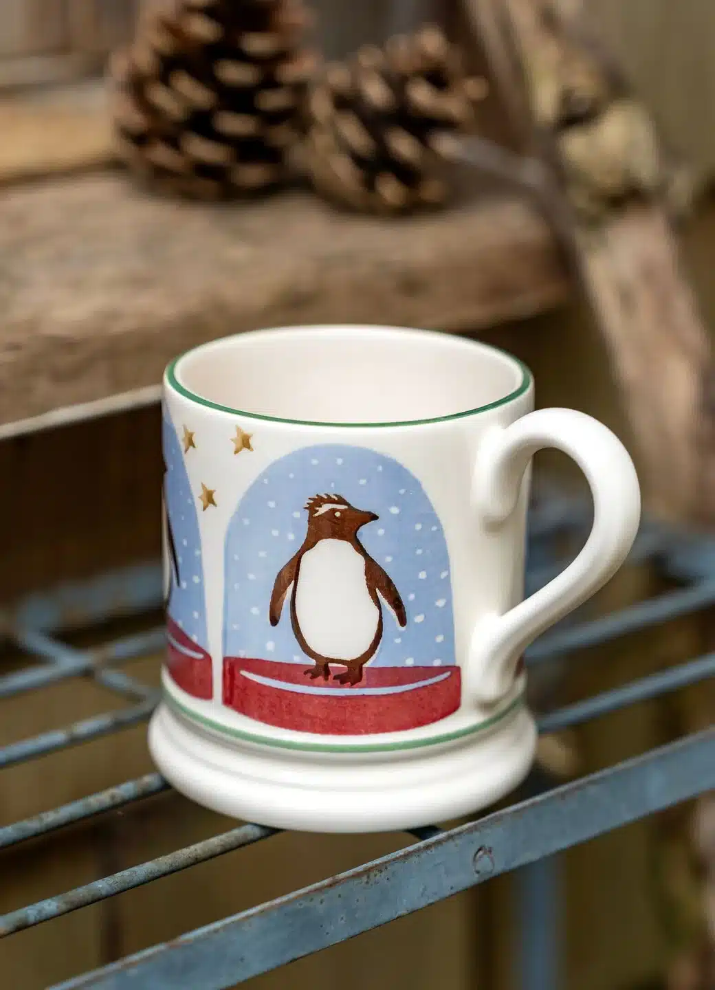 Emma Bridgewater - Spongeware Mug Christmas Penguin Snow Globe - Image 2