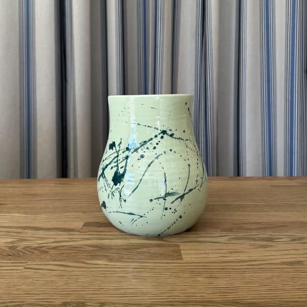 JACKA DESIGN By Robert Gordon - Bulb Vase in Peppermint