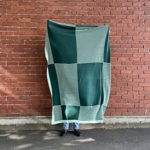 JACKA DESIGN ORIGINAL- BOO Throw in Walk