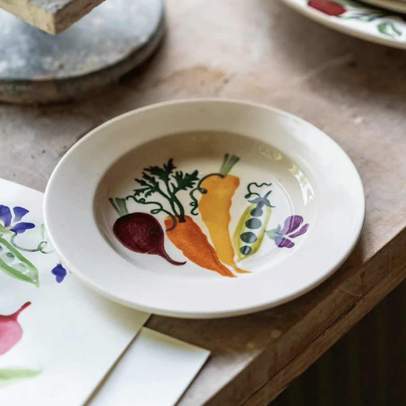 Emma Bridgewater - Spongeware Harvest Carrots & Beets Plate 6 1/2" - Image 2