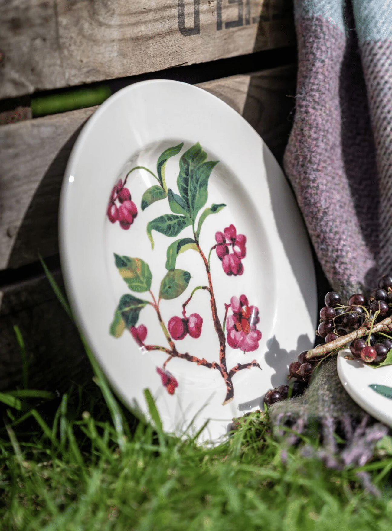 Emma Bridgewater – Garden Spindle Plate 8 1/2″ - Image 2