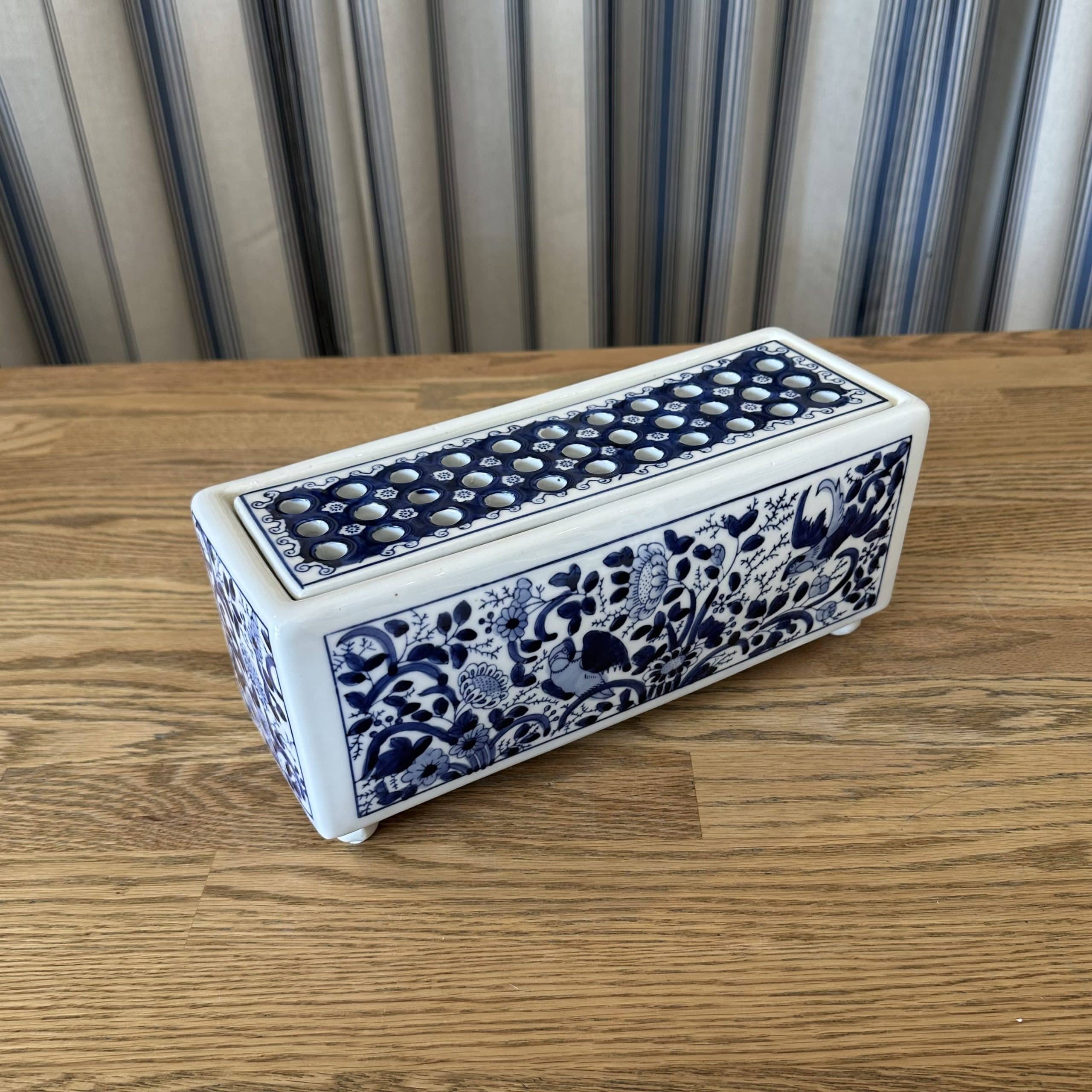 Klevering - Delftware Flowerbrick Vase - Image 3