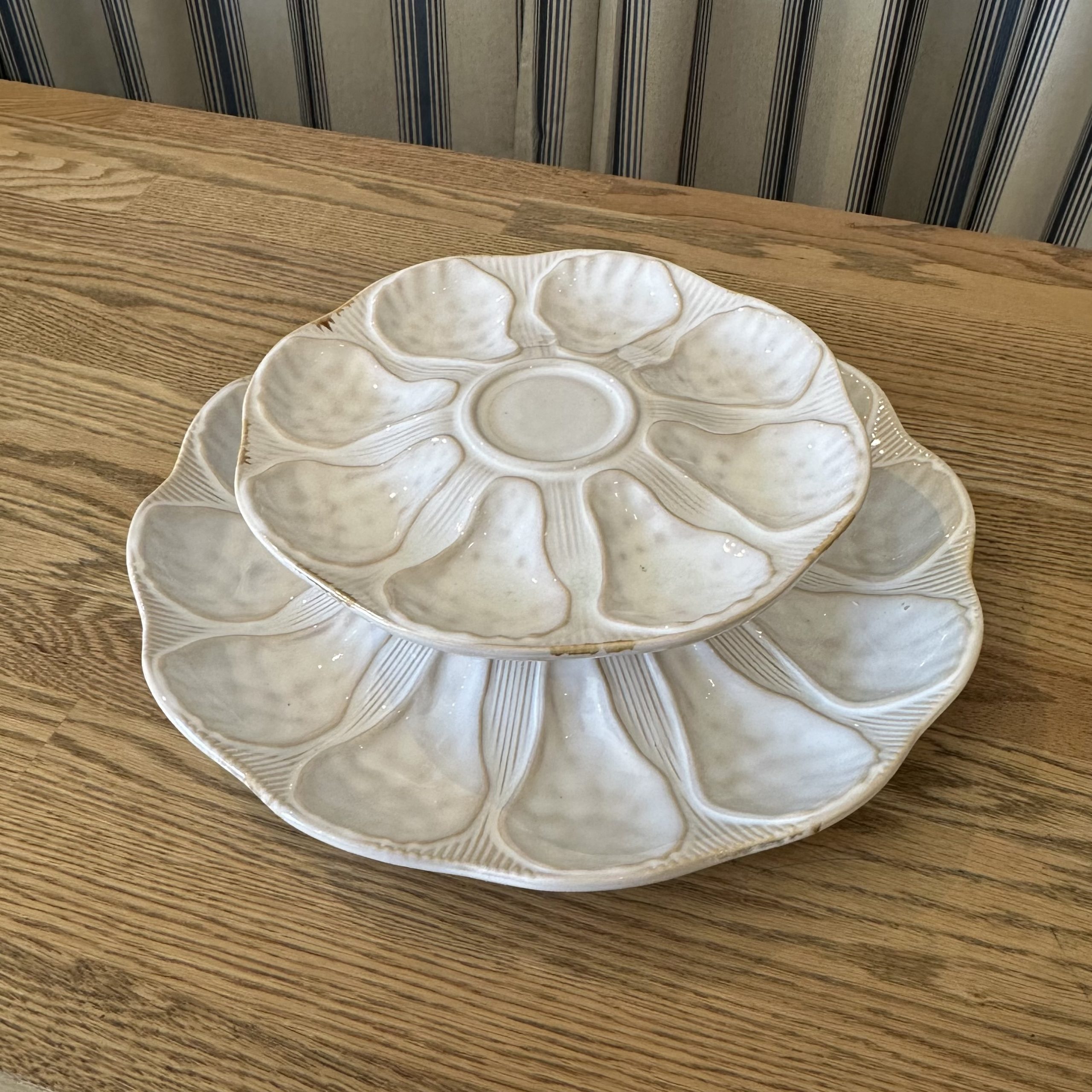 JACKA DESIGN - Tiered Oyster Stand
